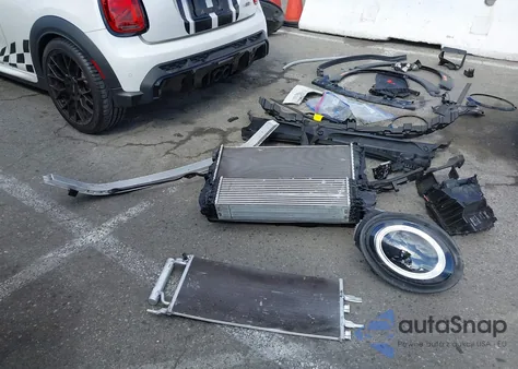 2023 Mini Hardtop John Cooper Works z USA, uszkodzony, nr VIN WMW73DH03P2T80111